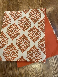 Corredor de mesa reversible tejido naranja quemado 73" x 14" - Imagen 1 de 4