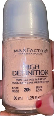 Max Factor Colour and Light Makeup Full-Size New Rich Beige 205 - Image 1 of 4