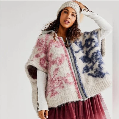 Chaqueta Free People Rare Thing Poncho Cremallera en Gris Difuso Rosa Foto 1 de 4