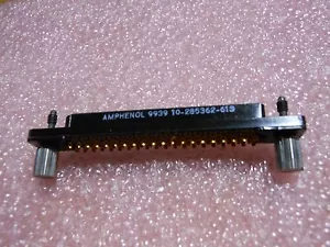 PARTE CONNETTORE ANFENOLO # 10-285362-61S NSN: 5935-00-004-7004 - Foto 1 di 4