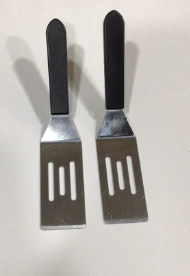 Pampered Chef Mini Slotted Serving Spatula Cookies Brownies #2622 Lot of 2 - Image 1 of 4