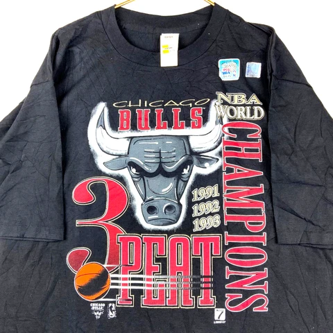 Vintage Chicago Bulls 3 Peat Nba Champions Competitor View T-shirt Size XL Nwt Cover