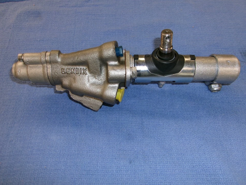 62 63 64 FORD GALAXIE MERCURY  MARAUDER POWER STEERING CONTROL VALVE - Image 1 of 4