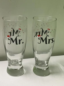 Mr. and Mrs. Christmas Pils Gläser Nikolausmütze Hochzeit Motto Glaswaren  - Bild 1 von 3
