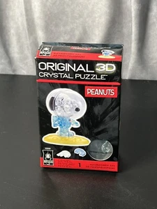 New - BePuzzled 3D Crystal Puzzle - Peanuts Astronaut Snoopy: 35 pcs - Ages 12+ - Picture 1 of 3