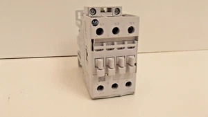 Allen-Bradley 100-E38QJ00 Contactor Series 24vdc AC-3:18 5kv-400v C-2 - Picture 1 of 4