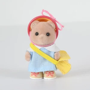 Sylvanian Petite Bear bebé. Estuche de transporte de guardería figura Calico Critters - Imagen 1 de 4