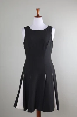 White House 黑色市场 140 美元 Peek A Boo 对比打褶 A 字连衣裙 10 码 — 第 1/4 张图片