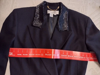 De colección Nuevo Traje Exclusivo Blazer + Falda 100% Lana Talla 14 Sexy Afilado Elegante Foto 1 de 4