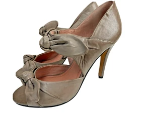 Vince CAMUTO Pump Tan Leather 7M VC-Alicea Bow Tied Peep Toe High Heel New - Picture 1 of 9
