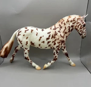 BreyerFest 2022 Bozza Rotante Sorpresa Opaco Castagno Leopardo Appaloosa Intrecciato - Foto 1 di 14
