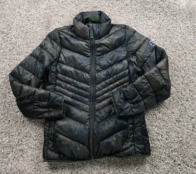 Chaqueta de plumón Abercrombie & Fitch pequeña para hombre verde camuflaje manga larga cremallera completa Foto 1 de 4