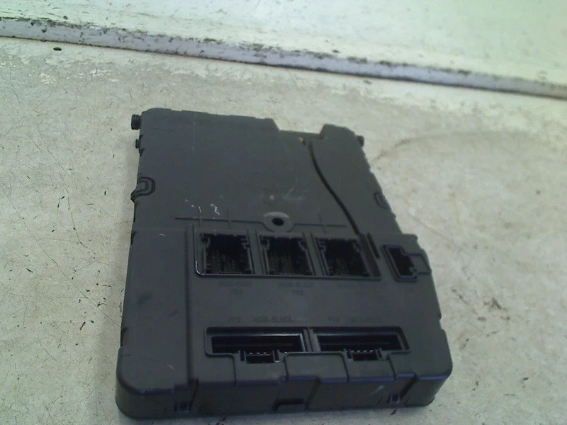 CENTRALINA VARI Renault Grand Scénic II (JM) 2005 8200309693 - Immagine 1 di 1