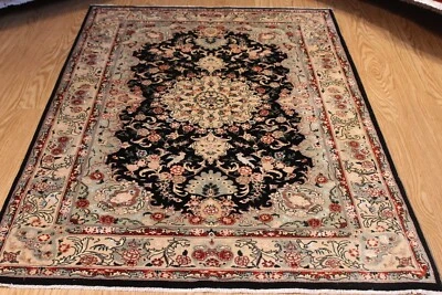 Fine Quality High Knots Per Square inch Handmade Natural Wool & Silk 4' x 6' - Image 1 of 4