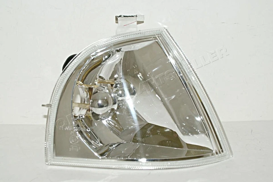 SKODA Octavia 1999-2000 Corner Light Signal Clear RIGHT - Image 1 of 2