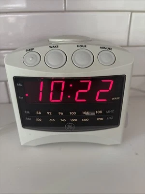 Винтажный General Electric модель 7-4806A GE AM/FM цифровой будильник радио работает! - Изображение 1 из 4