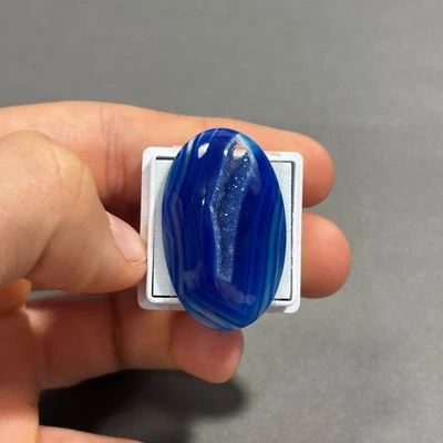 Agate Banded Oval with blue colour and druzy, loose gemstone 32x33mm Eo-1352 - Image 1 of 4