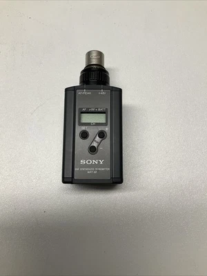 索尼 UHF 合成发射器 WRT-8P FR 42-45(美国非合法,仅出口) — 第 1/3 张图片