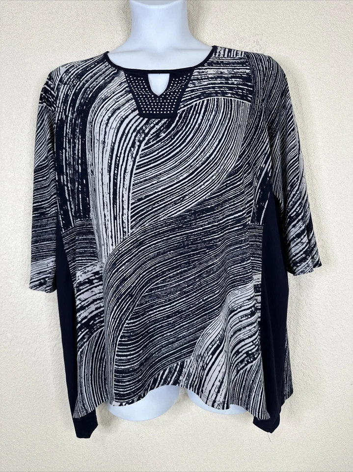 Blusa Suzie In The City para mujer talla grande 2X azul marino a rayas ojo de cerradura manga 3/4 Foto 1 de 4