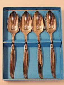 WM Rogers Sweep Grapefruit Spoons Silverplate Serrated Edge International Silver - Foto 1 di 8