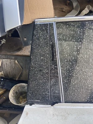 Toyota Highlander 2014 moldura de puerta de pasajero/motor de ventana con arnés Foto 1 de 4