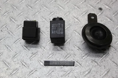 Honda CB1 CB400F 1990 relé de bomba de combustible, relé de señal de giro y bocina Foto 1 de 4