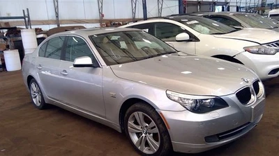 Luz de estacionamiento/esquina del conductor montada en parachoques antiniebla para BMW 528i 08-10 4906834 Foto 1 de 4