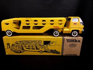 Vintage Tonka Carrier 840 Giallo Camion Acciaio Pressato Giocattolo con Scatola L149SF - Foto 1 di 22