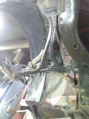 Нижний рычаг управления передний для правостороннего пассажира Honda Accord 06–07 годов VIN M 5-значный  - Изображение 1 из 4