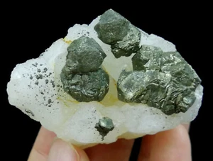 76g 52mm Pirita sobre Cuarzo de China B1265 - Imagen 1 de 5