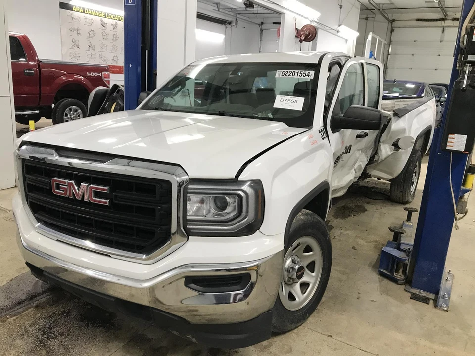 Used Fuse Box Engine fits: 2018 Gmc Sierra 1500 pickup ID 84071500 Grade A - Image 1 of 4
