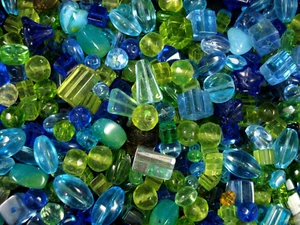 Glass Bead Mix 50g Green/Lime/Blue/Turq Asst Shape/Size Jewellery - Foto 1 di 2
