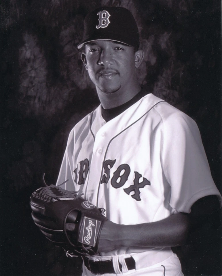 pedro martinez 8x10 photo boston red sox 219 wins 2 w.s 3 cy youngs - Image 1 of 1