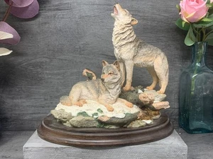 Country Artists Wolf Pair CA644 England Hand Painted Crafted Wolves - Picture 1 of 6