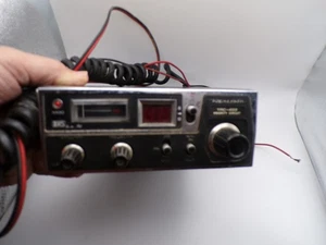Vintage Realistic CB Radio TRC-422 Priority Circuit  Tested Works - Picture 1 of 4