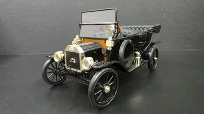 UNIVERSAL HOBBIES FORD MODEL T TOURING BLACK 1:18 NO BOX DC - Image 1 of 4