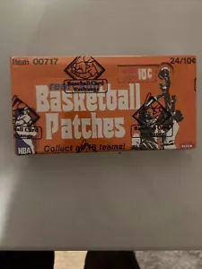 Baloncesto Fleer 1974 - ¡Caja de parches de tela real de la NBA (24) paquetes! ¡BARBACOA ENVUELTA! - Imagen 1 de 2