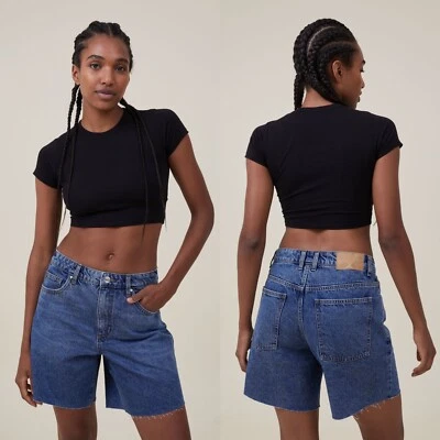 Pantalones cortos de mezclilla relajados holgados con dobladillo crudo lavado medio de algodón talla 2 Foto 1 de 4