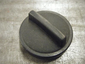 bmw 635csi oil cap 1985 - Picture 1 of 2