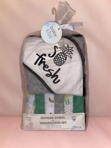 Baby Kiss Baby Shower Gift Set Hooded Towel & Washcloths 7 piece set Pineapples
