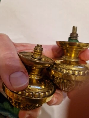 deux fleurons d escaliers en laiton magnifique en l état  - Photo 1/4