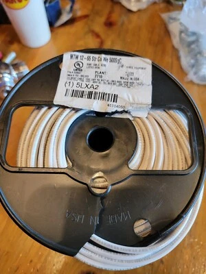 SOUTHWIRE, tamaño de cable 12 AWG, blanco, alambre de máquina herramienta, 500 pies Foto 1 de 3