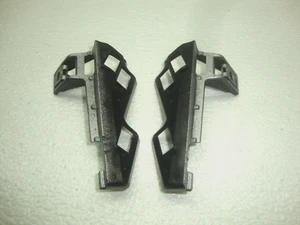 2009-2014 YAMAHA YZF R1 OEM FRONT UPPER NOSE FAIRING COWL SHROUD BRACKET MOUNT - Picture 1 of 4