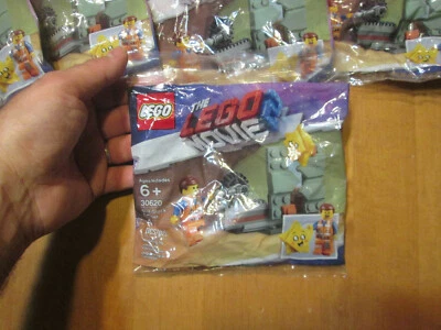 LEGO 30620 The Lego Movie 2 Star-Stuck Emmet (41 Pieces Polybag) Minifigure NEW - Image 1 of 4