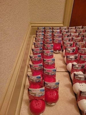 Pokemon Pokeball Lego Lot Of 117. New - Image 1 of 4