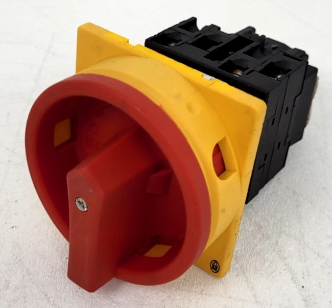 T0-2-1 Moeller 2 Position On Off Switch 16 Amp 600V - Next Day Option - Image 1 of 4