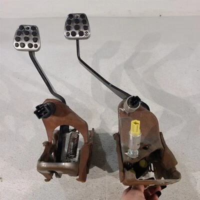 Педаль тормоза сцепления механическая коробка передач 12–15 Honda Civic Si K24Z7 2,4 л Aa7273 - Изображение 1 из 4