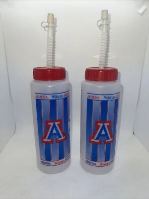 LOTE DE DOS (2) BOTELLAS DE AGUA DE PLÁSTICO EXPRIMIBLES ARIZONA WILDCATS 22 oz De colección Foto 1 de 4