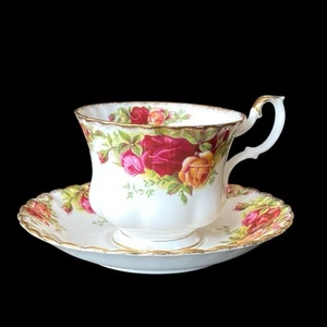 Old Country Roses Royal Albert Bone China Tea Cups and Saucers 1962 (ONE) - Picture 1 of 12