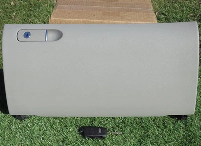 Tapa de guantera Audi A4 '02-08 OEM compartimento puerta GRIS bisagra pestillo OEM Foto 1 de 4